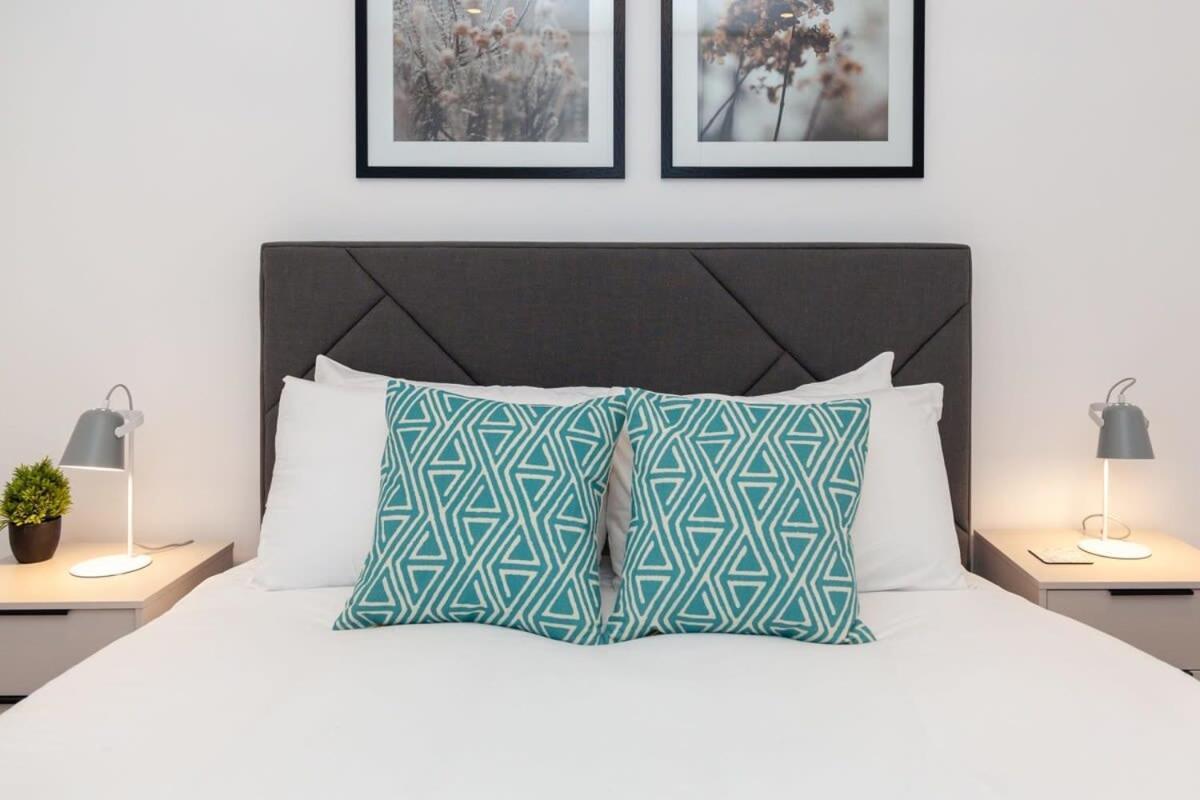 Modern 2 Bedroom Apartment In Wimbledon Лондон Экстерьер фото
